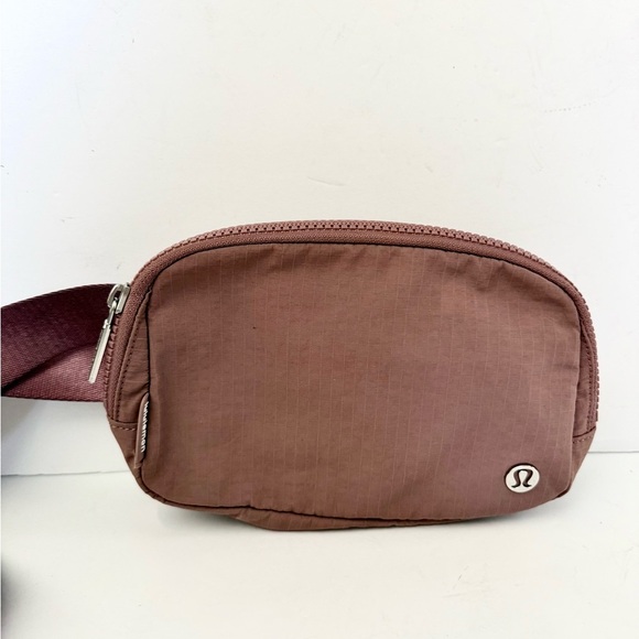 Lululemon Everywhere Belt Bag Dusty Pink Crossbody - Picture 1 of 5